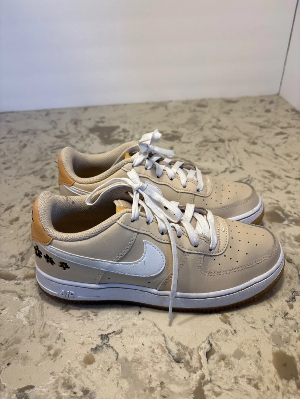Nike Air Force 1 Low SE Powered By Flowers Leather Sneakers Y 5